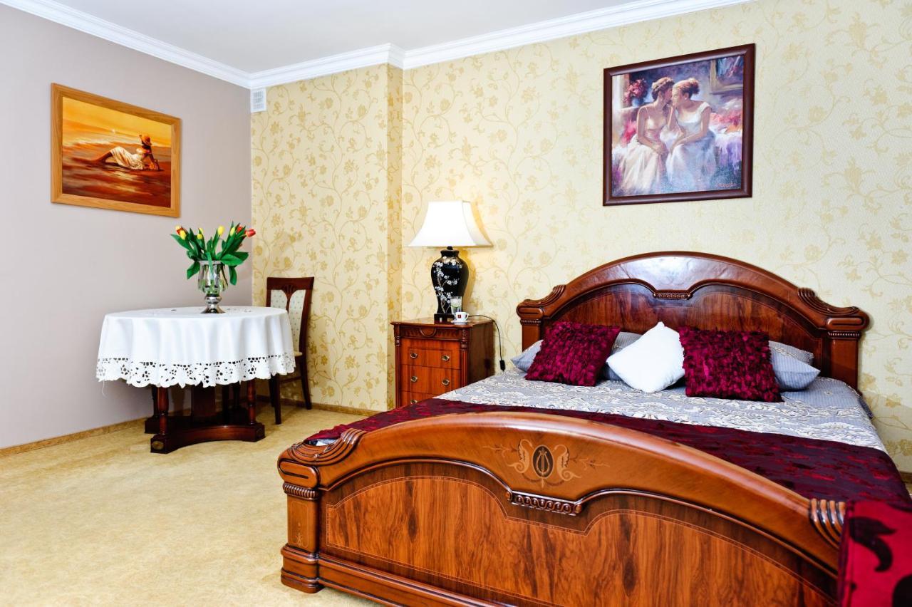 Hotel Palac Akropol Lublino Esterno foto