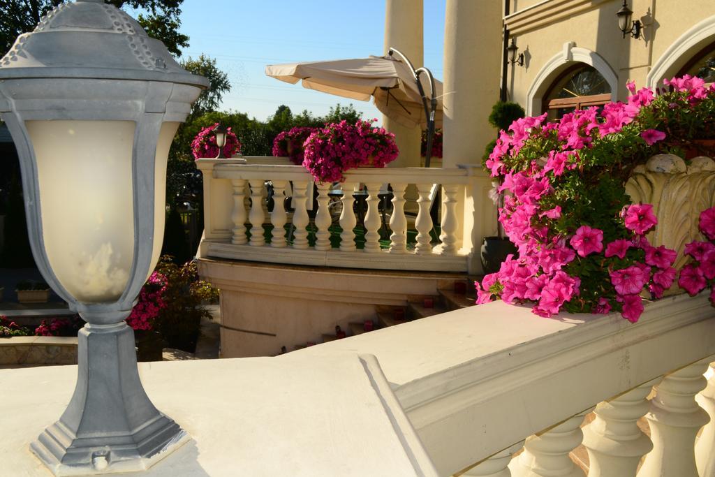 Hotel Palac Akropol Lublino Esterno foto