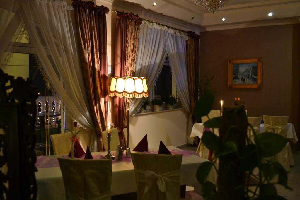 Hotel Palac Akropol Lublino Esterno foto