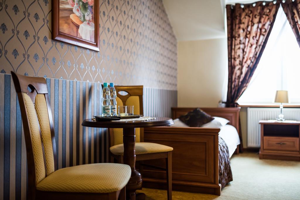 Hotel Palac Akropol Lublino Esterno foto